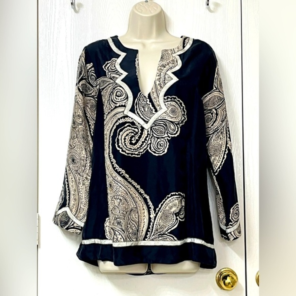 🟢 BCBGMaxAzria 100% Silk Deep V-Neck Black and Cream Long Sleeve Tunic Top